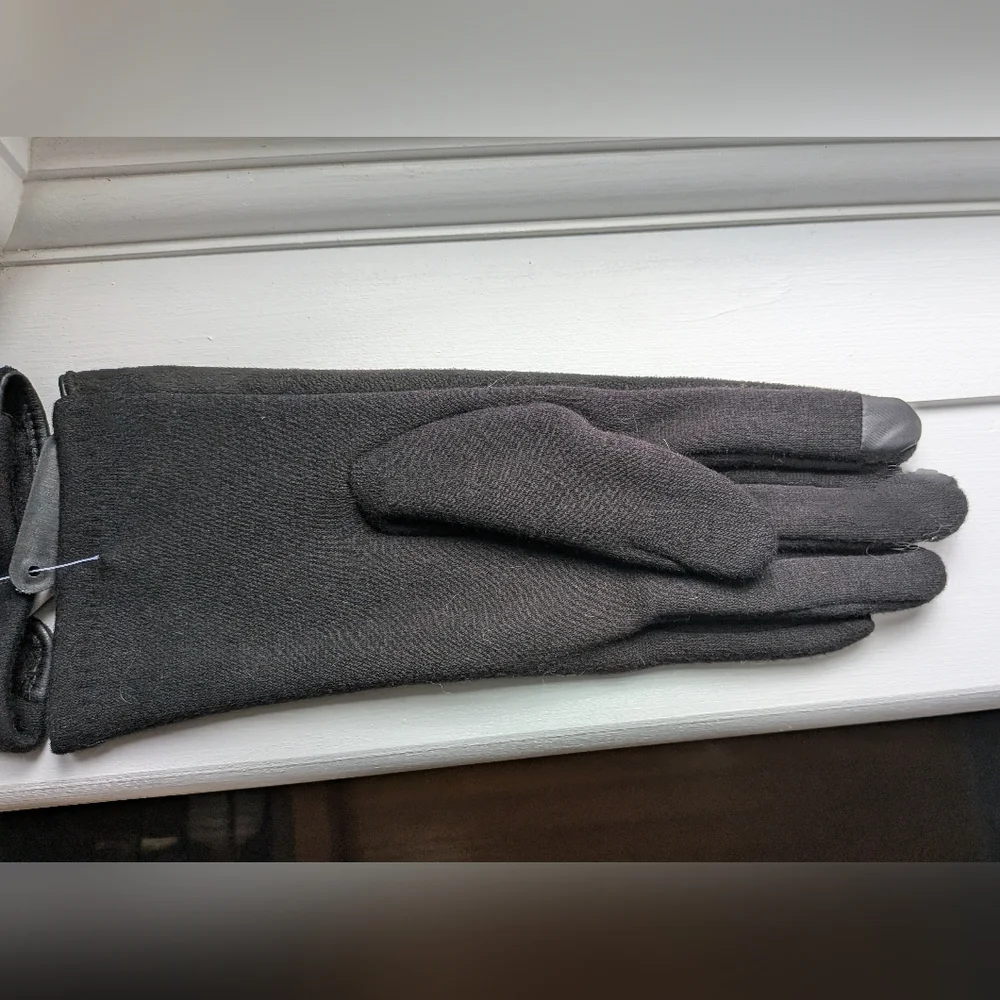 NWT Black Faux Suede Driving Gloves And Gray Pashmina Shawl/Scarf - Picture 3 of 8